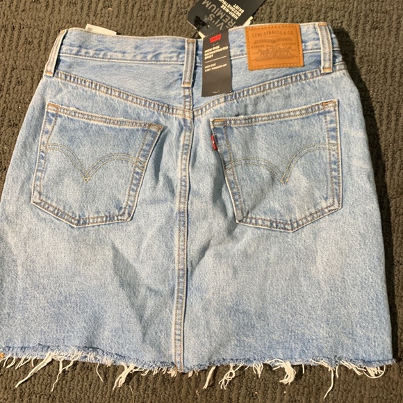 Levi’s Size 28 high rise deconstructed skirt - Picture 2 of 6